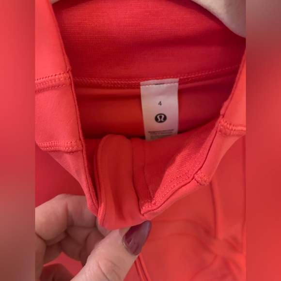 Lululemon cropped define jacket - Picture 3 of 4